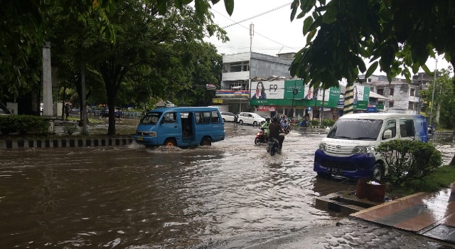 Diguyur Hujan, Bitung Waspada Banjir dan Longsor