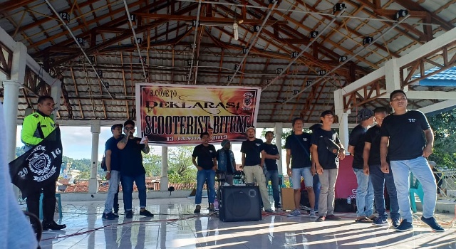 Aksi Sosial Warnai Deklarasi Club Vespa Scooterist Bitung