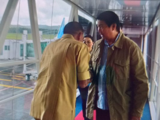 Tiba di Sulut, Hashim Djojohadikusumo Disambut Wenny Lumentut Cs