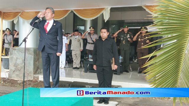 Wabup Franky Wongkar Irup Upacara Hari Jadi Minsel ke-16
