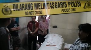 Polisi Pasang Police Line di Tempat Berjualan Mie Ini