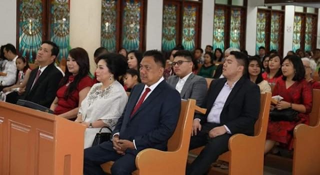 Pemprov Sulut Doakan Korban Bencana Palu dan Banten-Lampung dengan Pasang Lilin di Pisah Tahun
