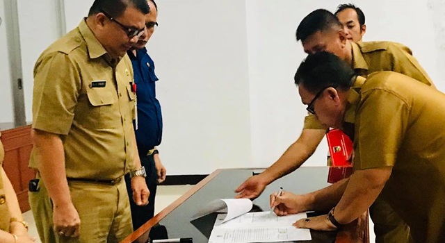 Robby Dondokambey Pimpin Penandatanganan Pakta Integritas dan Perjanjian Kinerja