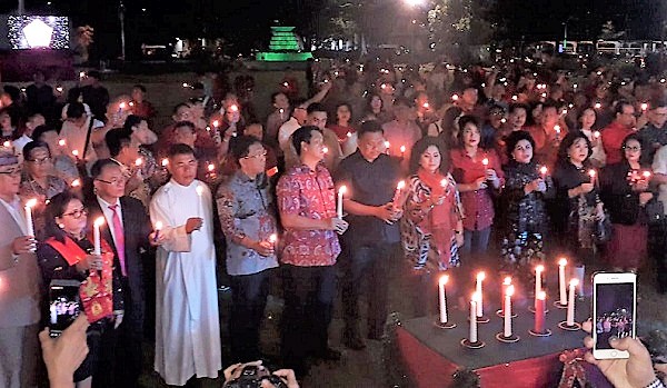 Pemprov Sulut Doakan Korban Bencana Palu dan Banten-Lampung dengan Pasang Lilin di Pisah Tahun