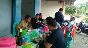 Begini Gaya Blusukan Wabup Helmud Hontong