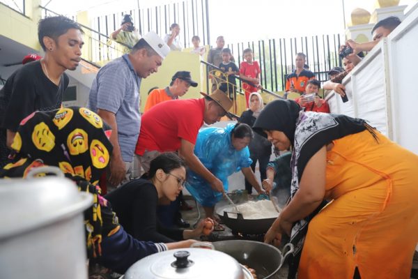 Terima Diakonia, Keluarga Korban Meninggal Dunia Berterima-kasih kepada Gubernur