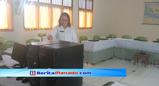 Conny Tendean: Pelaksanaan UNBK SMPN 3 Tenga Gratis