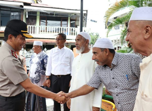 Disela-sela Waktu Menanti Prosesi Cap Go Meh, Kapolda Kunjungi Kampung Arab
