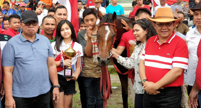 Pemkab Minahasa Gelar Tiga Perlombaan di Pacuan Kuda Tompaso