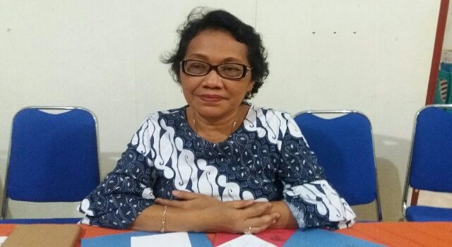 KPU Sangihe Mulai Lipat Surat Suara 8 KPU Sangihe Mulai Lipat Surat Suara