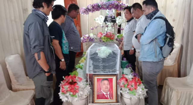 Alm Jerry Lumare di Mata Pers, Aktivis dan Politisi Bitung