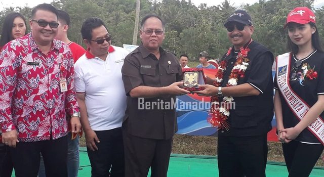 Menpar Arief Yahya Resmikan Pasar Hutan Ranolewo