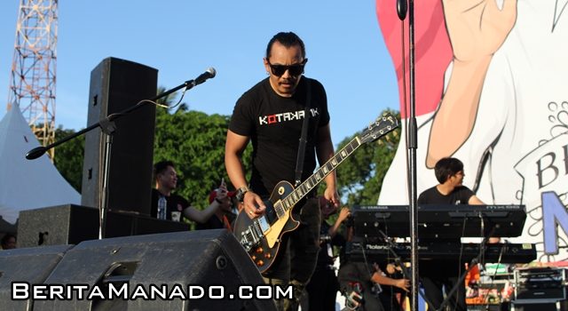 Kotak dan Bass Gilano Membuat Stadion Klabat Bergoyang 10 Kotak dan Bass Gilano Membuat Stadion Klabat Bergoyang
