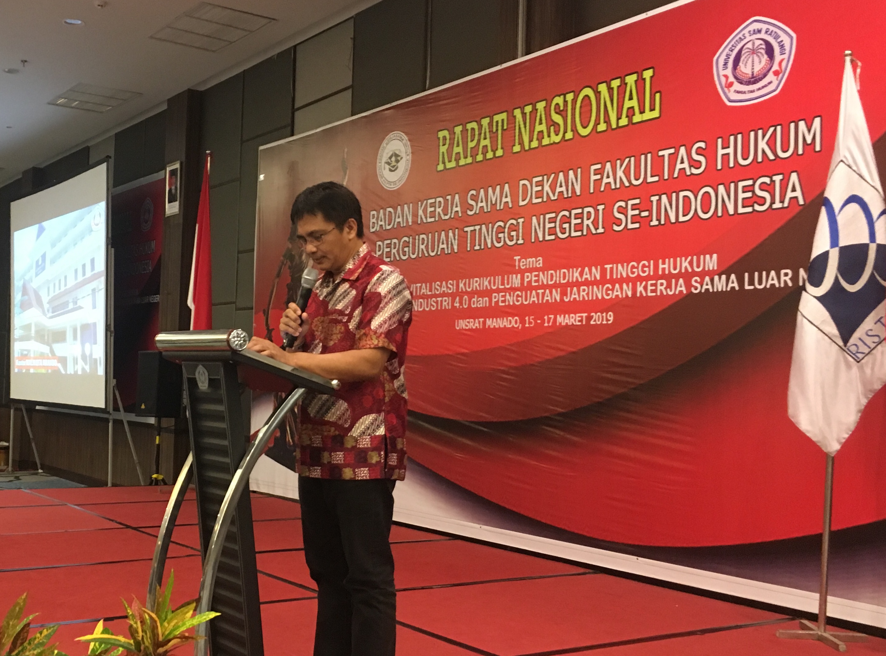 Grevo Gerung Harap Pertemuan Dekan Fakultas Hukum Se-Indonesia Menghasilkan Sesuatu Yang Bermanfaat