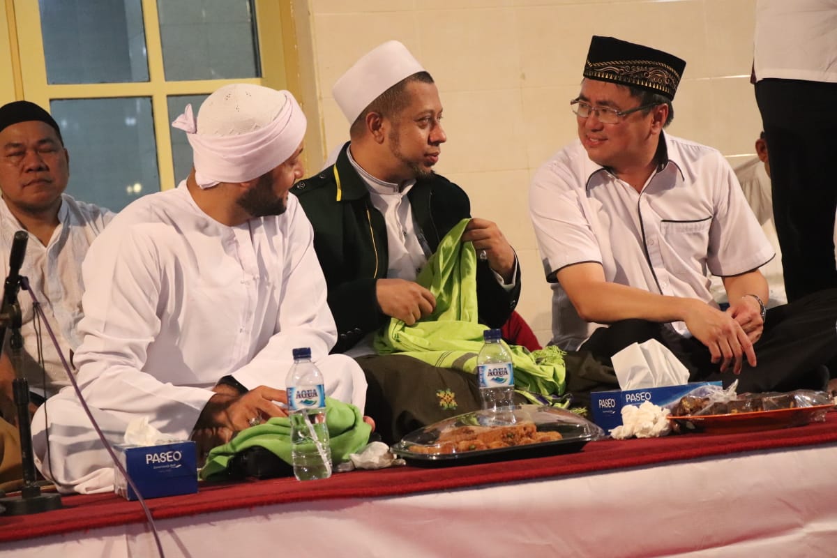 Bicara Persatuan dan NKRI, Andrei Angouw Akrab Bersama 2 Habib Ini