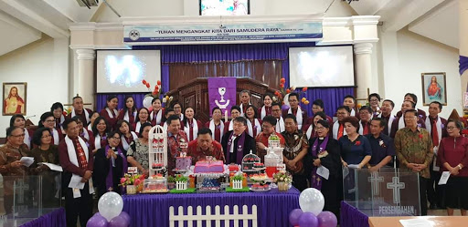 Hadiri HUT GMIM Eben Haezar, Olly Dondokambey Ajak Terus Perkuat Persatuan