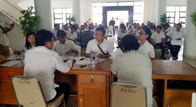 Tandatangani SPK, 106 THL DPRD Minsel Diminta Loyal Kepada Atasan