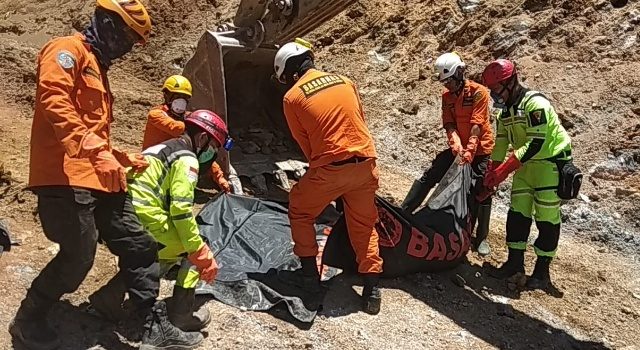 DVI Identifikasi 21 Jenazah, Basarnas Tutup Operasi Pencarian 8 DVI Identifikasi 21 Jenazah, Basarnas Tutup Operasi Pencarian