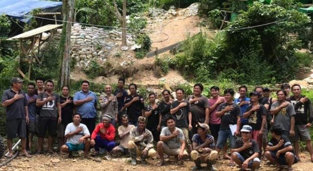 Komisioner KPU Ini Lintasi Bukit dan Lautan, Mengajak Warga Agar tak Golput