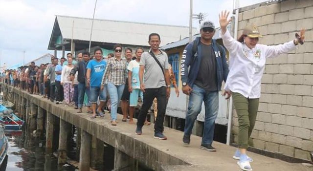 Bupati Vonnie Panambunan Kunker ke Nain dan Mantehage 8 Bupati Vonnie Panambunan Kunker ke Nain dan Mantehage