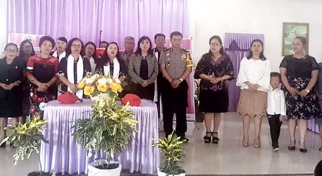 Pakai Seragam Dinas, Polisi Sampaikan Pesan Kamtibmas di Gereja