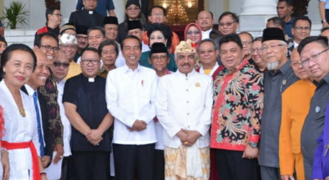 Pdt Lucky Rumopa Pimpin FKUB Sulut Bertemu Presiden Jokowi