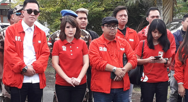 Tiba di Tondano, Grace Natalie Disambut Tarian Kabasaran