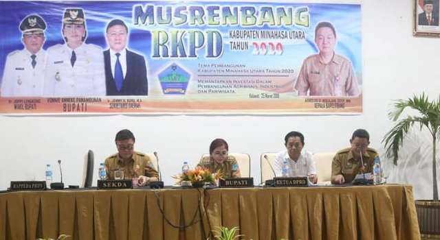 Bupati Vonnie Panambunan Hadiri Musrenbang RKPD 2020