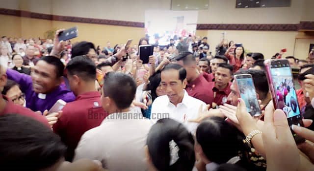 Presiden Jokowi Butuh 20 Menit Tiba Depan Panggung