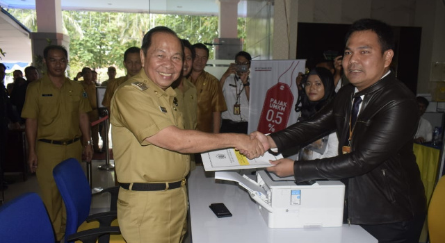 Beri Contoh Taat Pajak, Wali Kota Bitung Laporkan SPT 2018