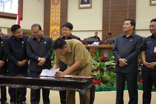 DPRD Sulut Tetapkan Peraturan Tata-Tertib, Gubernur Olly Dondokambey Bangga