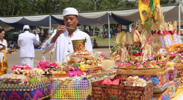 Upacara Keagamaan Jelang Festival Ogoh-ogoh Berlangsung Lancar