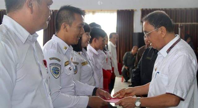 668 THL Minahasa Terima SK Bupati 8 668 THL Minahasa Terima SK Bupati