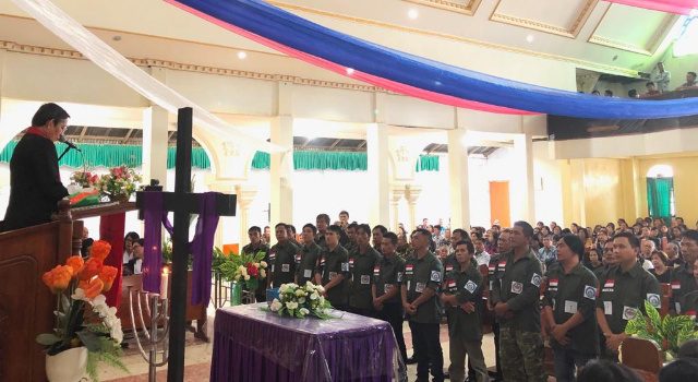 Vicky Lumentut Lantik Panji Yosua GMIM Imanuel Tolok-Tumompaso