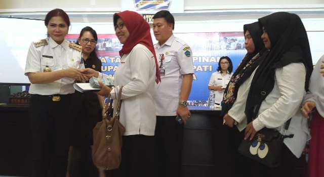 Kontingen STQH Minut Didoakan Para Pendeta