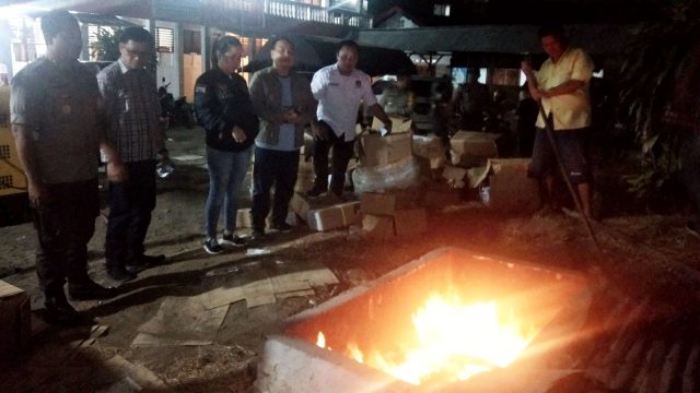 KPU Minsel Musnahkan Surat Suara Rusak Pemilu 2019