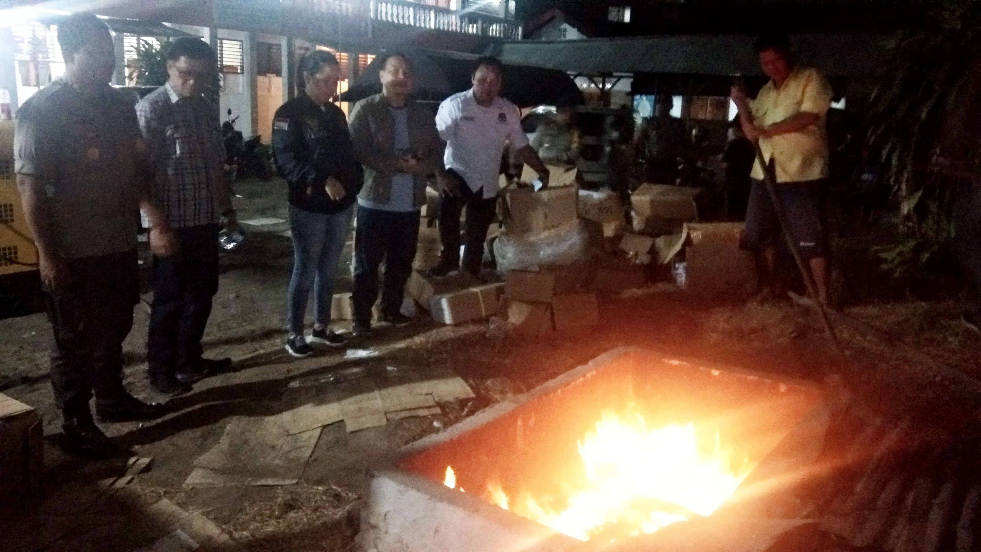 KPU Minsel Musnahkan Surat Suara Rusak Pemilu 2019
