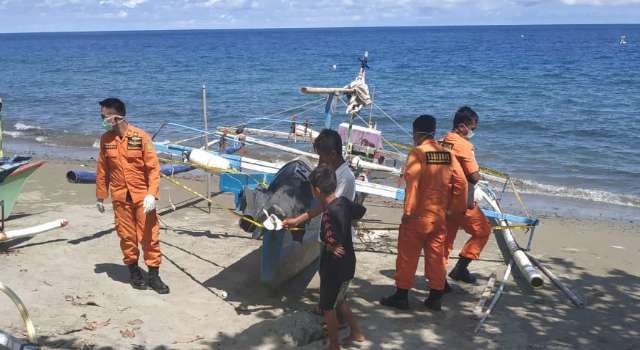 Hilang 9 Hari, Nelayan Asal Jiko Ditemukan di Perairan Bolsel 8 Hilang 9 Hari, Nelayan Asal Jiko Ditemukan di Perairan Bolsel