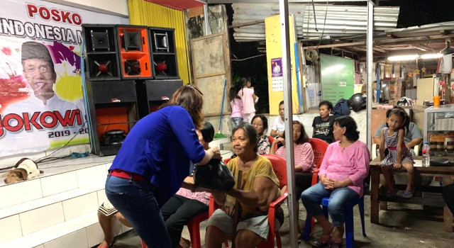 Syukuran Pemilu, Paskah, serta Hari Kartini, Projo Sulut Berbagi Kasih Untuk Janda dan Lansia