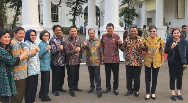 Bupati Vonnie Panambunan Temui Jokowi di Istana Negara 9 Bupati Vonnie Panambunan Temui Jokowi di Istana Negara