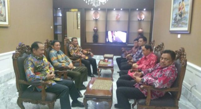 Didampingi Walikota dan Bupati se-Sulut, Gubernur Olly Dondokambey Hadiri Undangan Presiden Jokowi