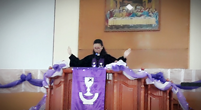Pesan Pendeta Hana Tamunu di Khotbah Minggu Sengsara Terakhir