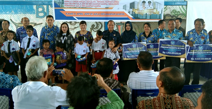Lewat Bank SulutGo, Pemkot Bitung Salurkan Insentif Pala/RT dan Hamba Tuhan