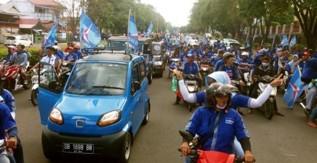 Lady Joke Lumantow Unjuk Kekuatan di Kampanye Umum Demokrat Bitung 8 Lady Joke Lumantow Unjuk Kekuatan di Kampanye Umum Demokrat Bitung