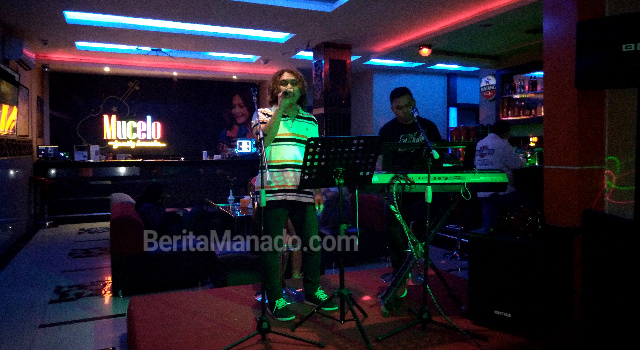 Romantisnya Live Music di Mucelo Karaoke