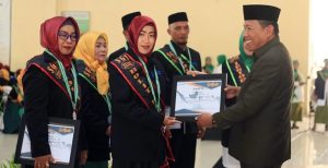 Wisuda Akbar SGI Angkatan ke-33, Bupati Bicara Tentang Figur Guru