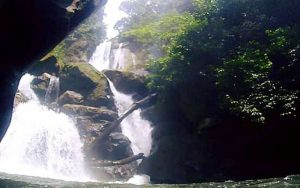 Winosirang, Wisata Air Terjun Bertingkat di Minsel