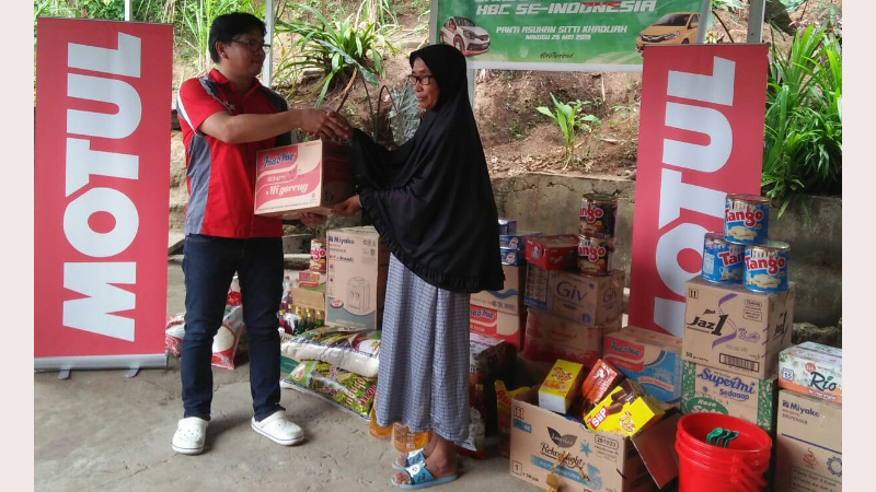 Motul Indonesia dan HBC, Berbagi di Panti Asuhan Hingga Bagi Takjil Gratis