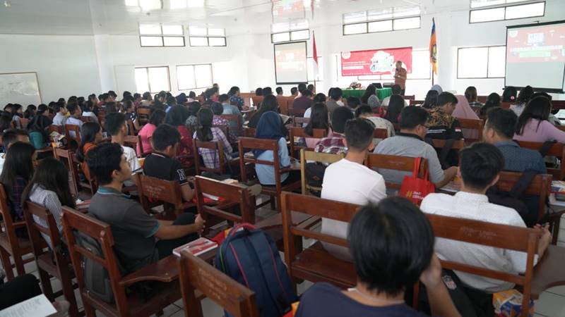 Kunjungi Manado, Home Credit Indonesia Dorong Generasi Muda Kelola Keuangan Lewat Program Literasi Keuangan
