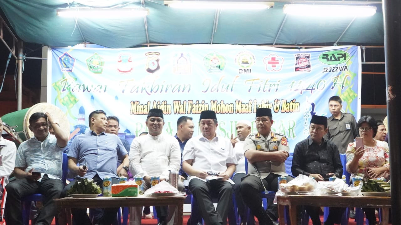 Wawali Mor Bastiaan Sambut Rombongan Takbiran di Boulevard